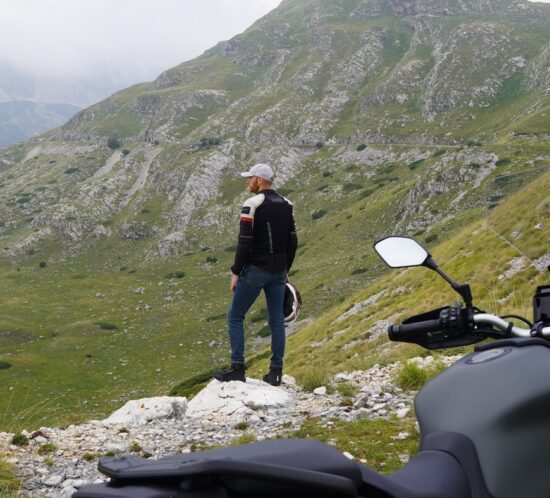 Взять в аренду мотоцикл в Черногории и тур на мотоцикле по Черногории